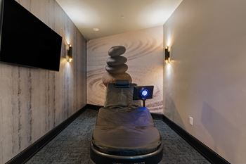 Hydro massage bed